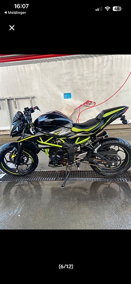 Kawasaki Z 125 6 of 10