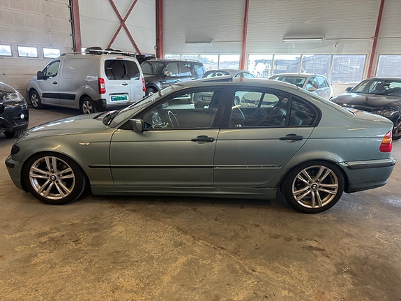 BMW 320d 4 of 5