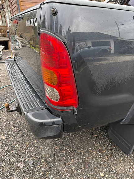 Toyota HiLux 5 of 13