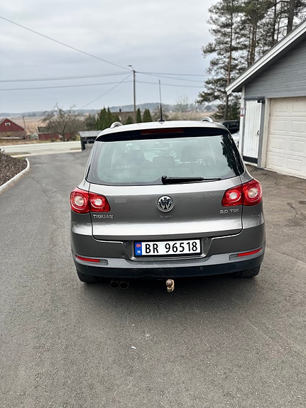 Volkswagen Tiguan 5 of 5