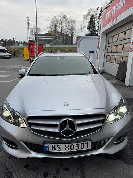 Mercedes-Benz E220 7 of 13