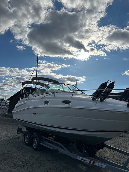 Sea Ray 240 Sundancer 2 of 5