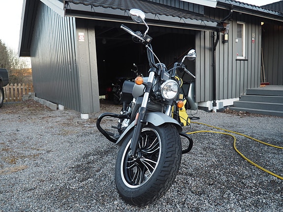 INDIAN Scout Bobber Twenty 3 of 5