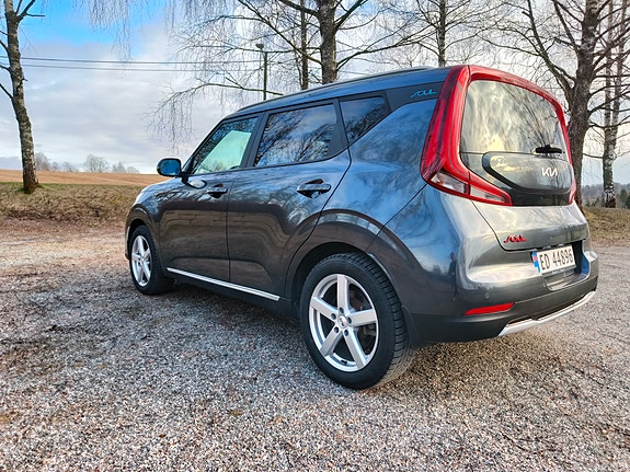 Kia e-Soul 3 of 5