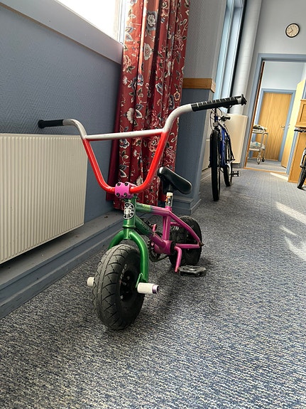 Product image 2 of 9