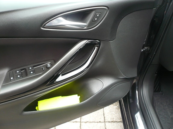 Opel Astra 30 of 30