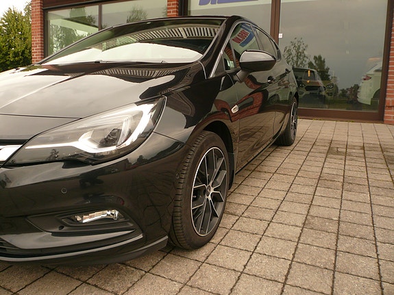 Opel Astra 10 of 30