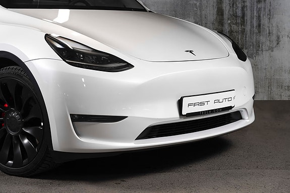 Tesla Model Y 2 of 5