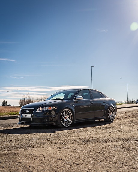 Audi RS4 2 of 5