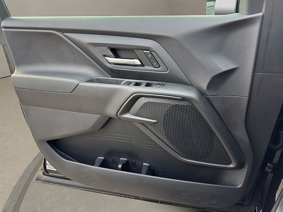 Chevrolet Silverado EV 12 of 27