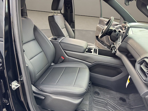 Chevrolet Silverado EV 19 of 27