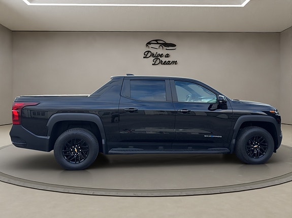 Chevrolet Silverado EV 8 of 27