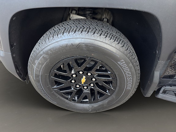 Chevrolet Silverado EV 23 of 27