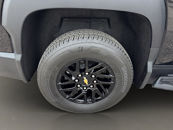 Chevrolet Silverado EV 25 of 27