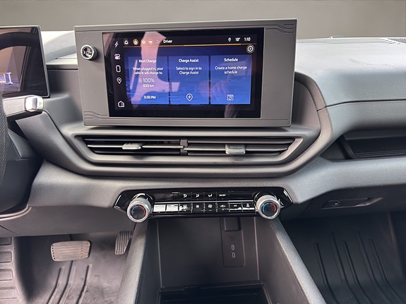 Chevrolet Silverado EV 15 of 27