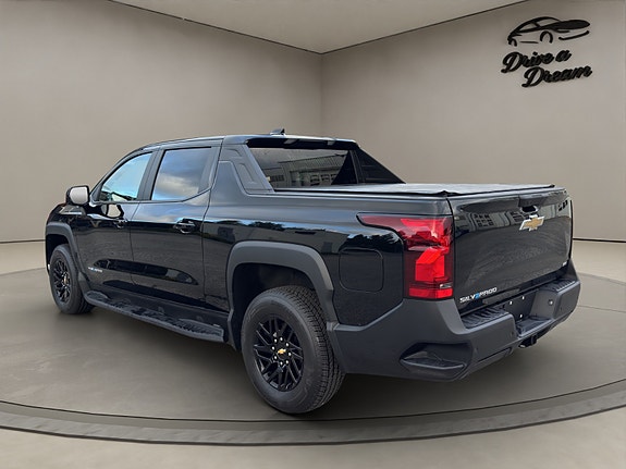 Chevrolet Silverado EV 5 of 27