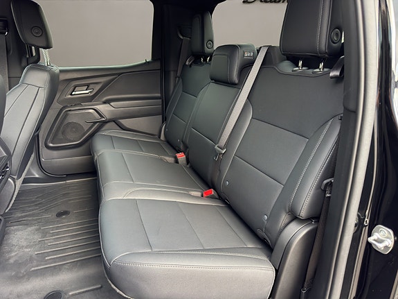 Chevrolet Silverado EV 13 of 27