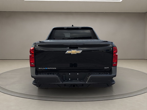 Chevrolet Silverado EV 6 of 27