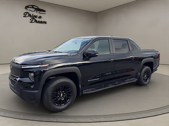 Chevrolet Silverado EV 3 of 27