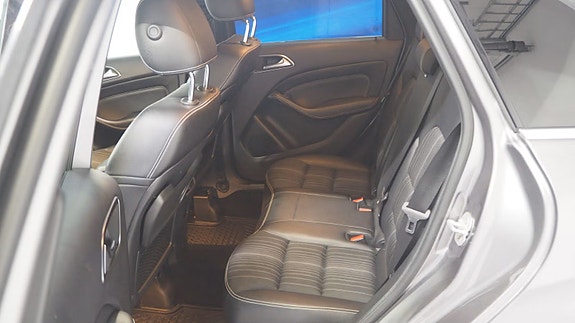 Mercedes-Benz 180 B 14 of 19