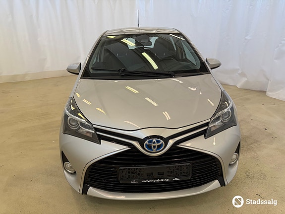 Toyota YARIS HYBRID 2 of 5