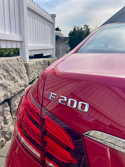 Mercedes-Benz E200 18 of 18