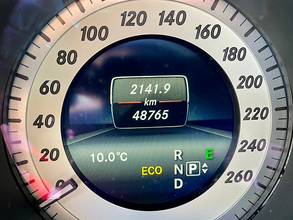 Mercedes-Benz E200 6 of 18