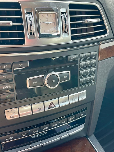 Mercedes-Benz E200 14 of 18