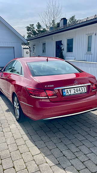 Mercedes-Benz E200 10 of 18