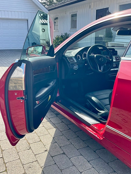 Mercedes-Benz E200 13 of 18