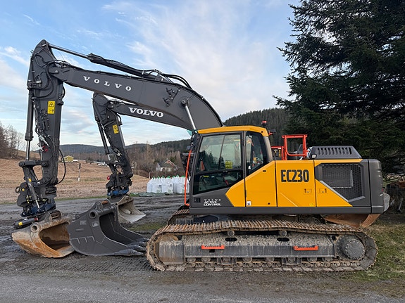 Volvo EC230F Til UTLEIE
