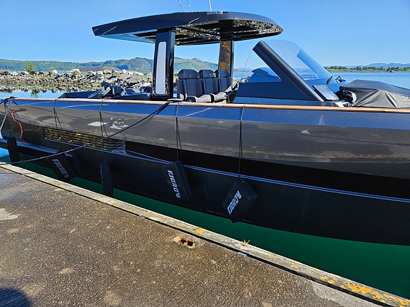 Fjord 42 Open 2 of 5