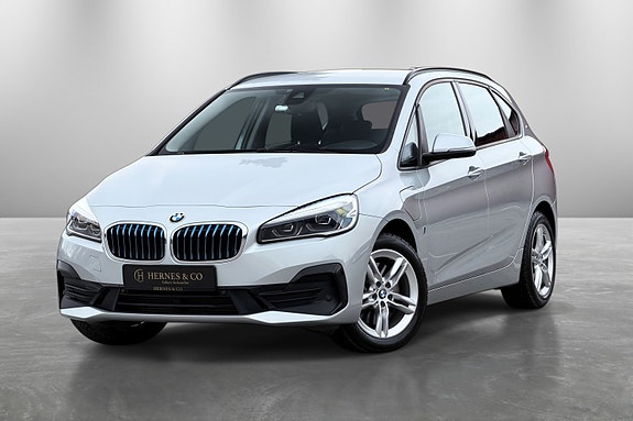 BMW 225xe 2 of 30