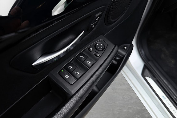 BMW 225xe 17 of 30