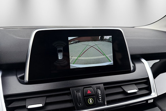 BMW 225xe 28 of 30
