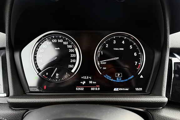 BMW 225xe 23 of 30