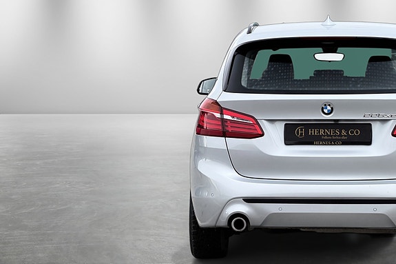 BMW 225xe 10 of 30