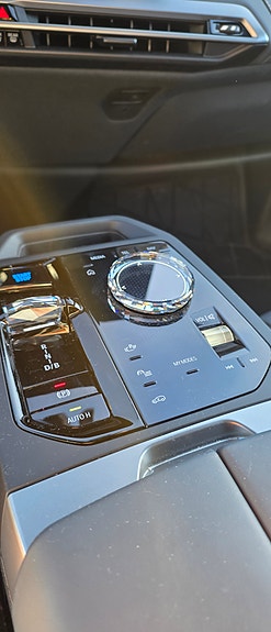 BMW iX 20 of 20