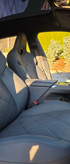 BMW iX 12 of 20