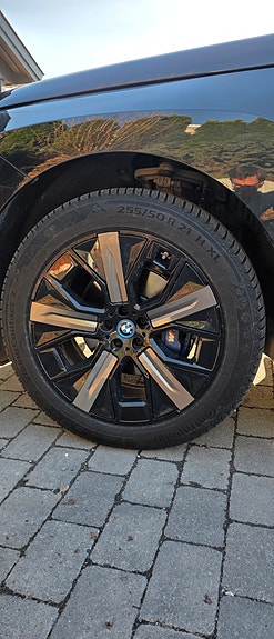 BMW iX 16 of 20