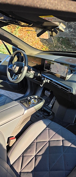 BMW iX 11 of 20