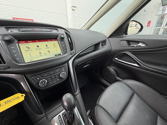 Opel Zafira Tourer 23 of 28