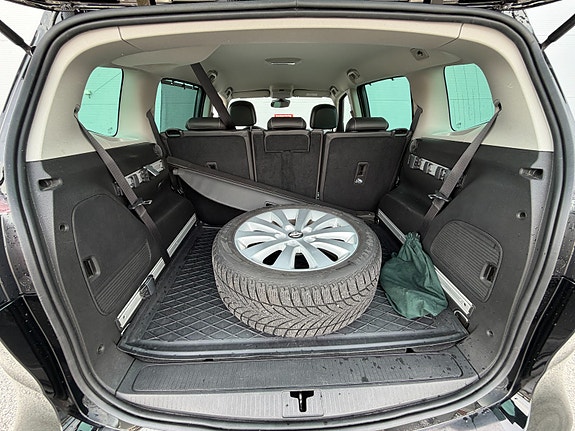 Opel Zafira Tourer 27 of 28