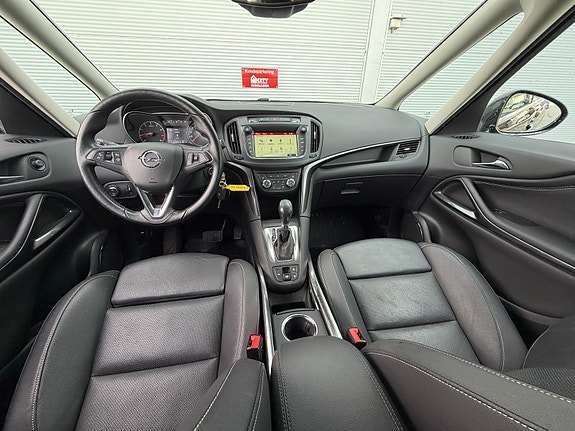 Opel Zafira Tourer 26 of 28