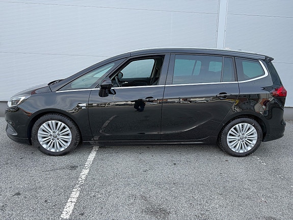 Opel Zafira Tourer 2 of 5