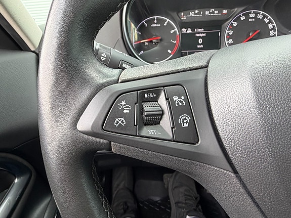 Opel Zafira Tourer 13 of 28