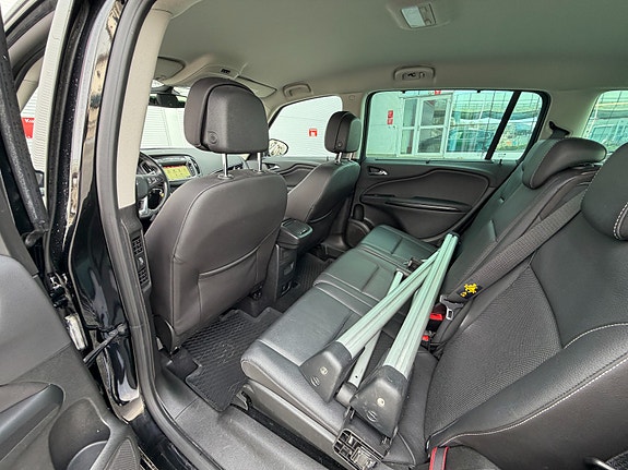 Opel Zafira Tourer 24 of 28