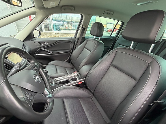 Opel Zafira Tourer 6 of 28