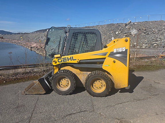 Gehl R165