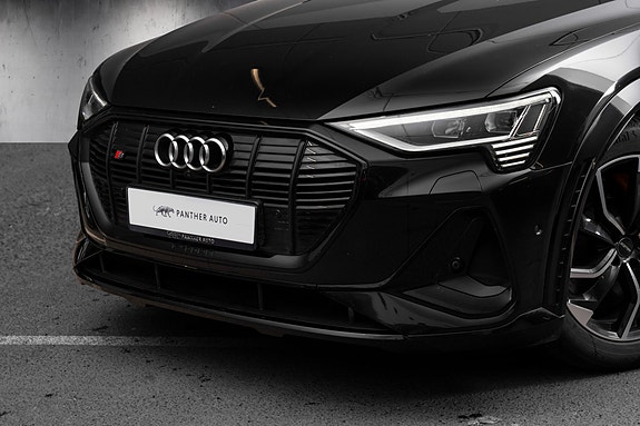 Audi e-tron S 2 of 5